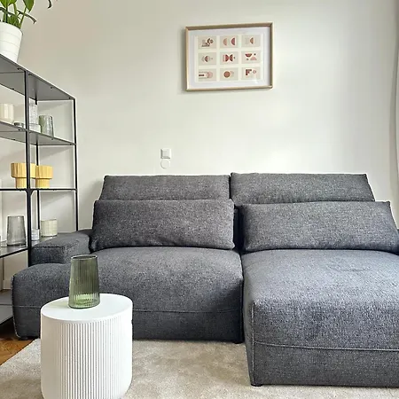 Apartment Point *