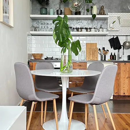 Point Apartment *