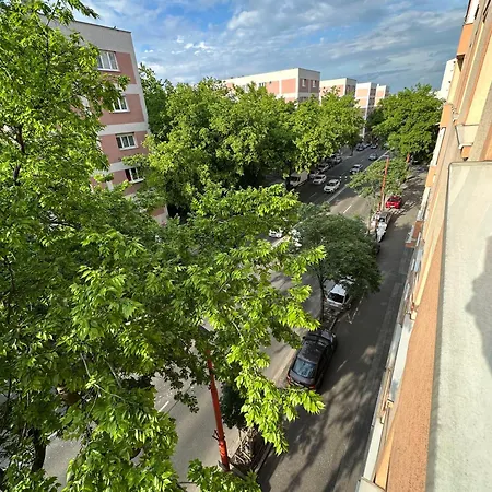 Point Apartment *